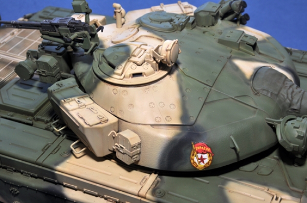 Panzer Bausatz T-72B MBT im Maßstab 1:16 von Trumpeter